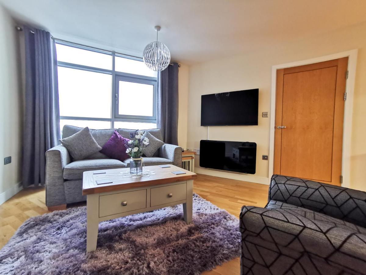 2 Bedroom City Centre Apartment With Free Parking Cardiff Exterior photo